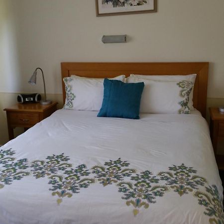 Kaniva Midway Motel Room photo